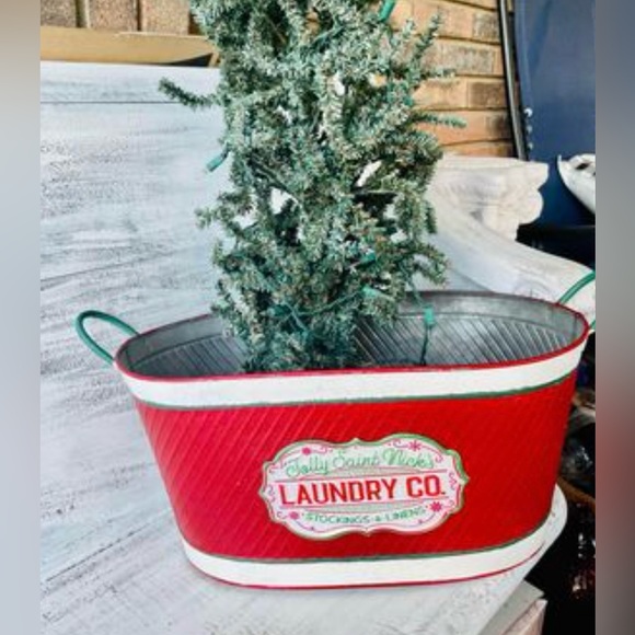 Jolly Saint Nick’s Laundry Co Oval Metal Bucket - Picture 7 of 10